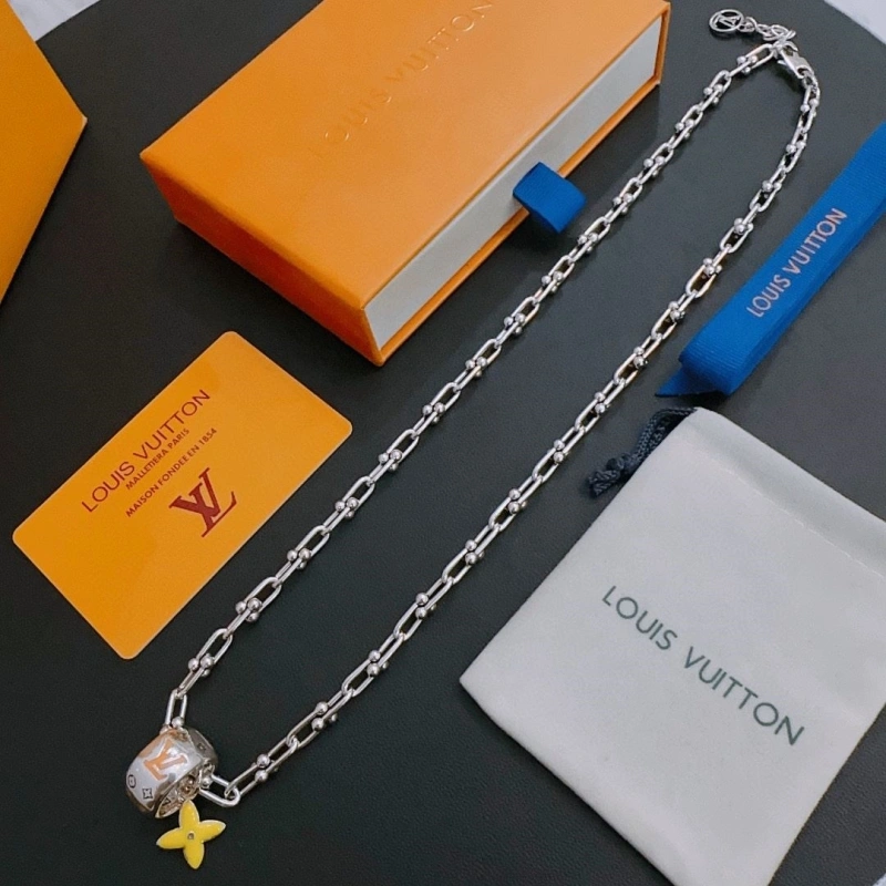 Sleek LX Necklaces 310400