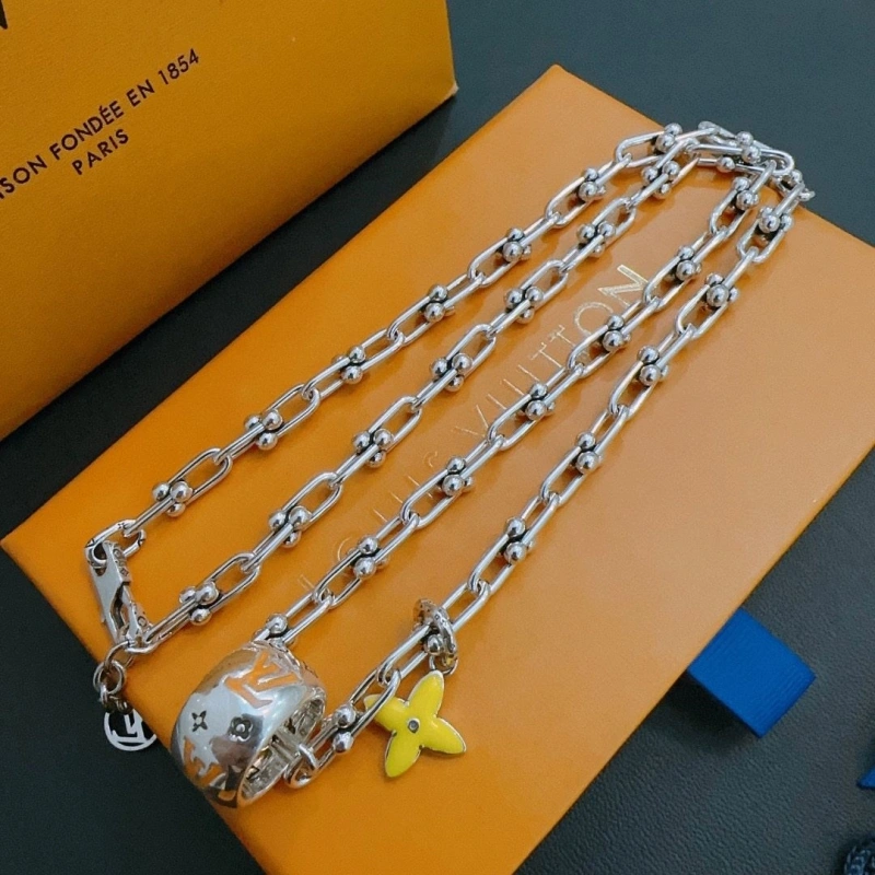 Sleek LX Necklaces 310400