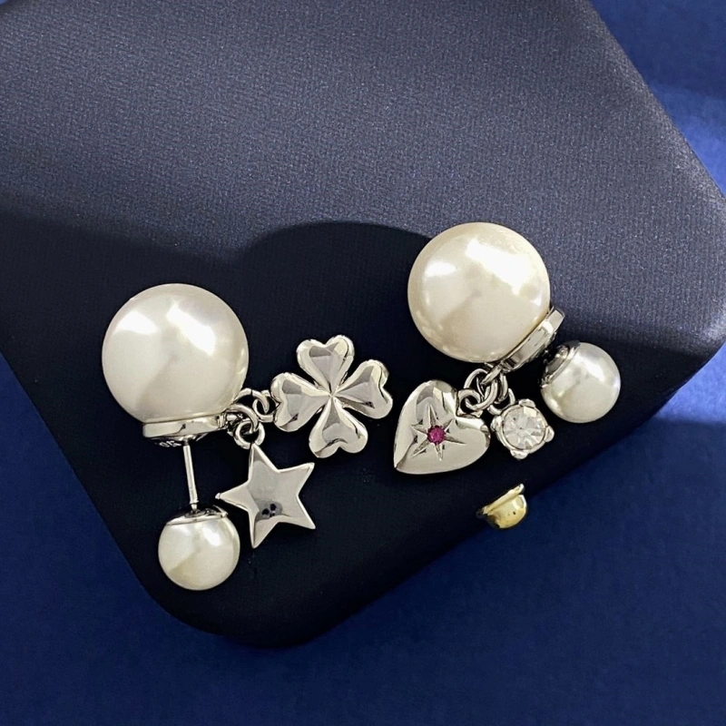 UrbanStyle Christian Dxxr Earrings 294756