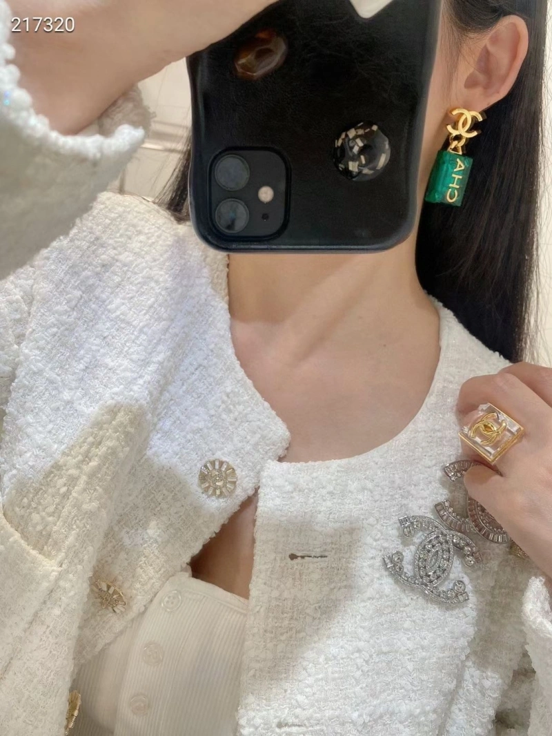Fashionable Chxnxl Earrings 288374