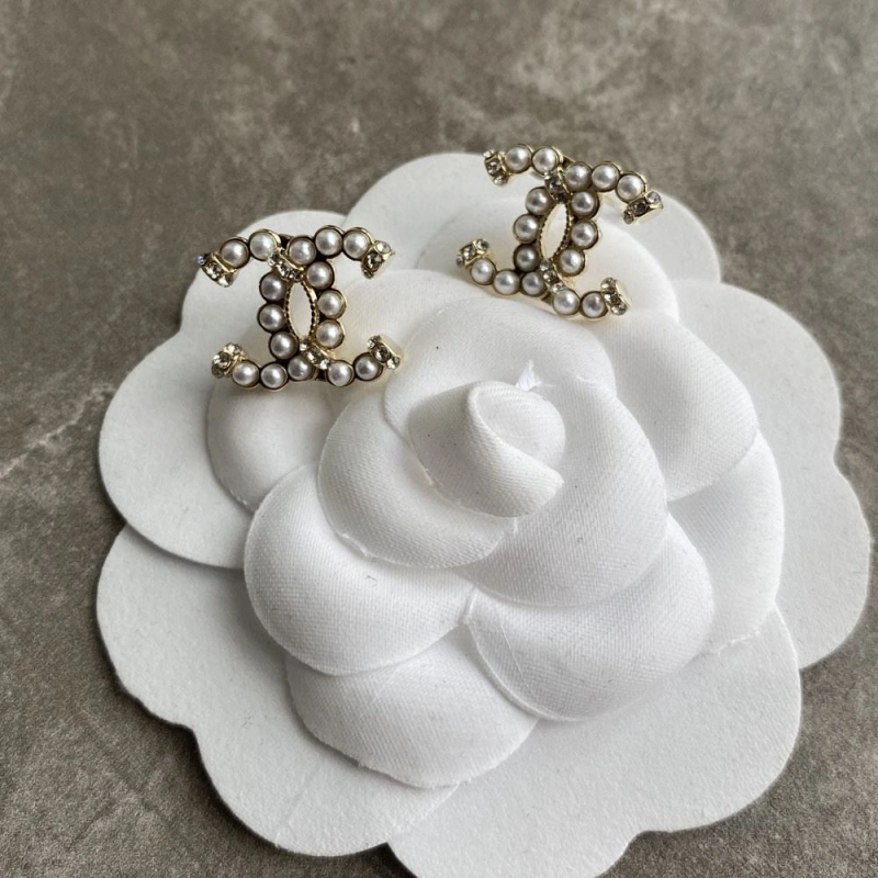 Cozy Chxnxl Earrings 288376