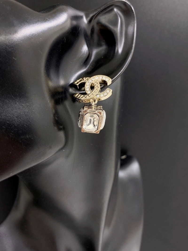 Efficient Chxnxl Earrings 288365