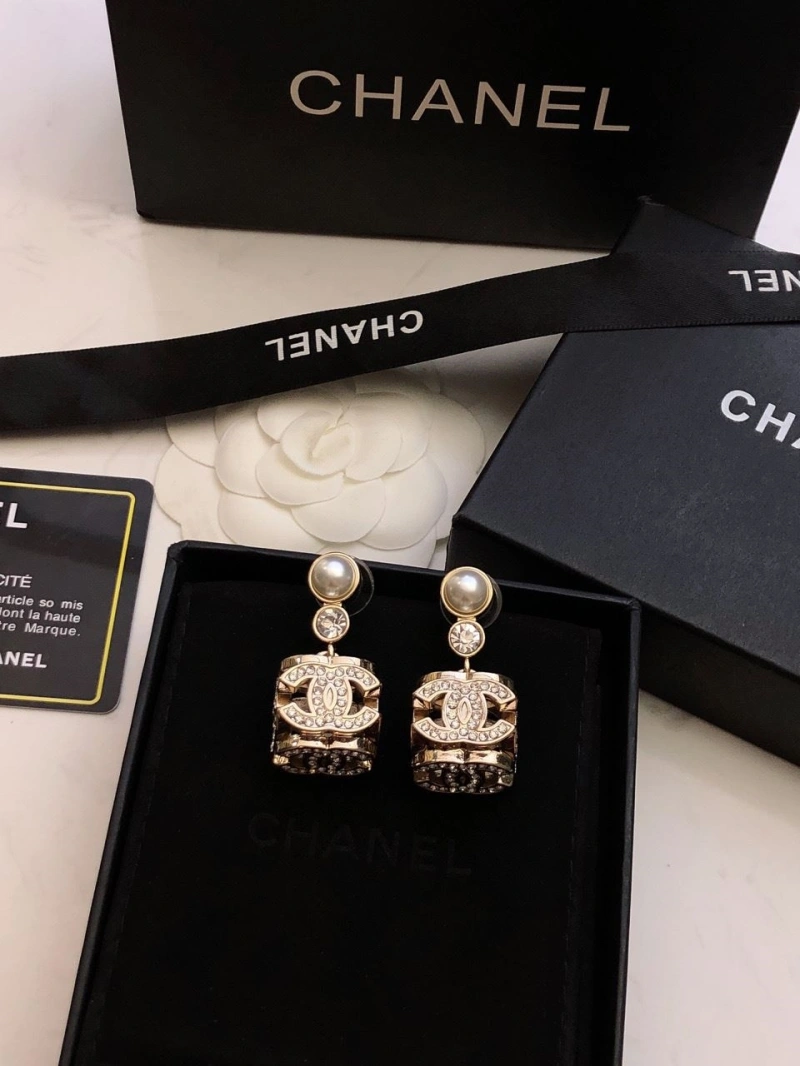 Versatile Chxnxl Earrings 284039