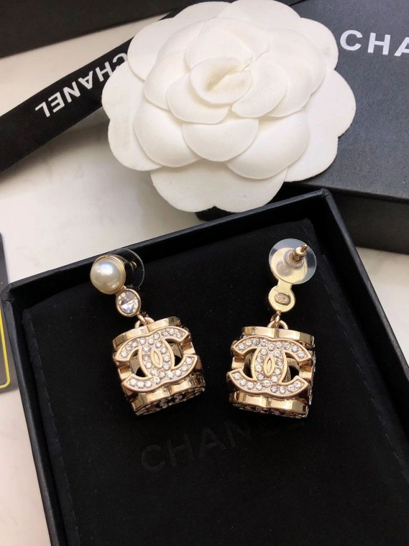 Versatile Chxnxl Earrings 284039