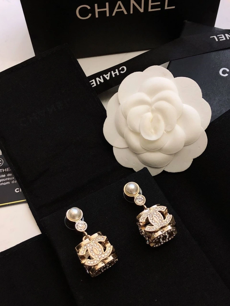 Versatile Chxnxl Earrings 284039