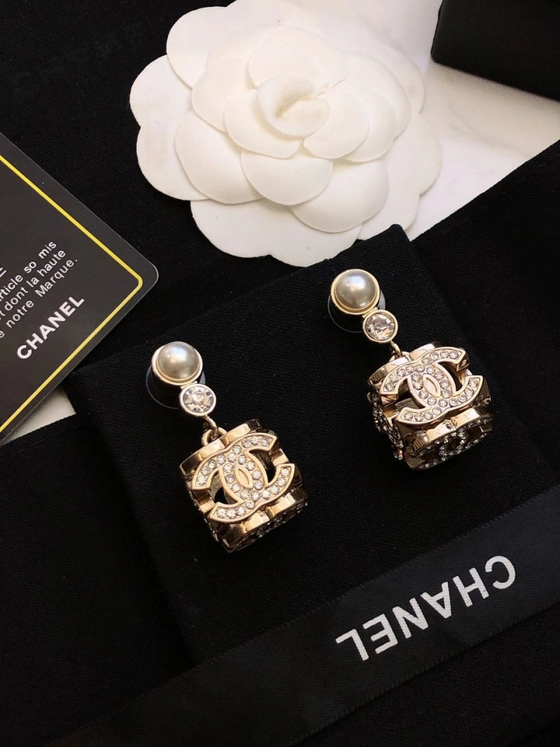 Versatile Chxnxl Earrings 284039