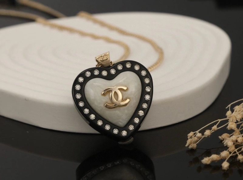 Trendsetting Chxnxl Necklaces 287972