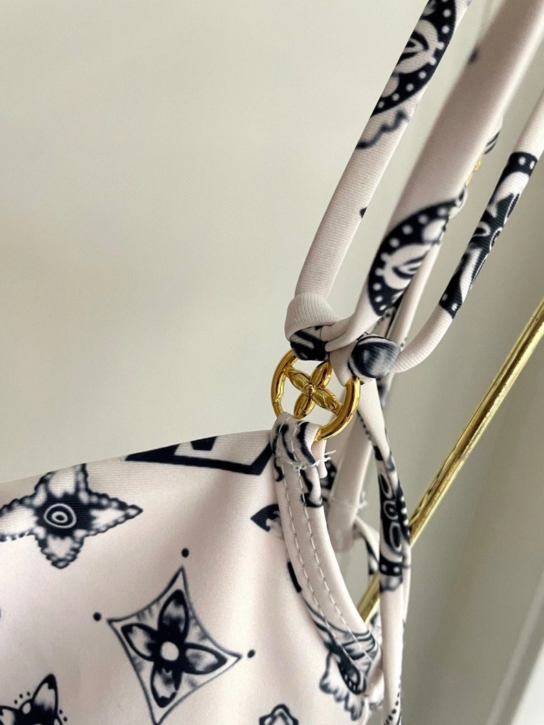 Sophisticated LX 264831