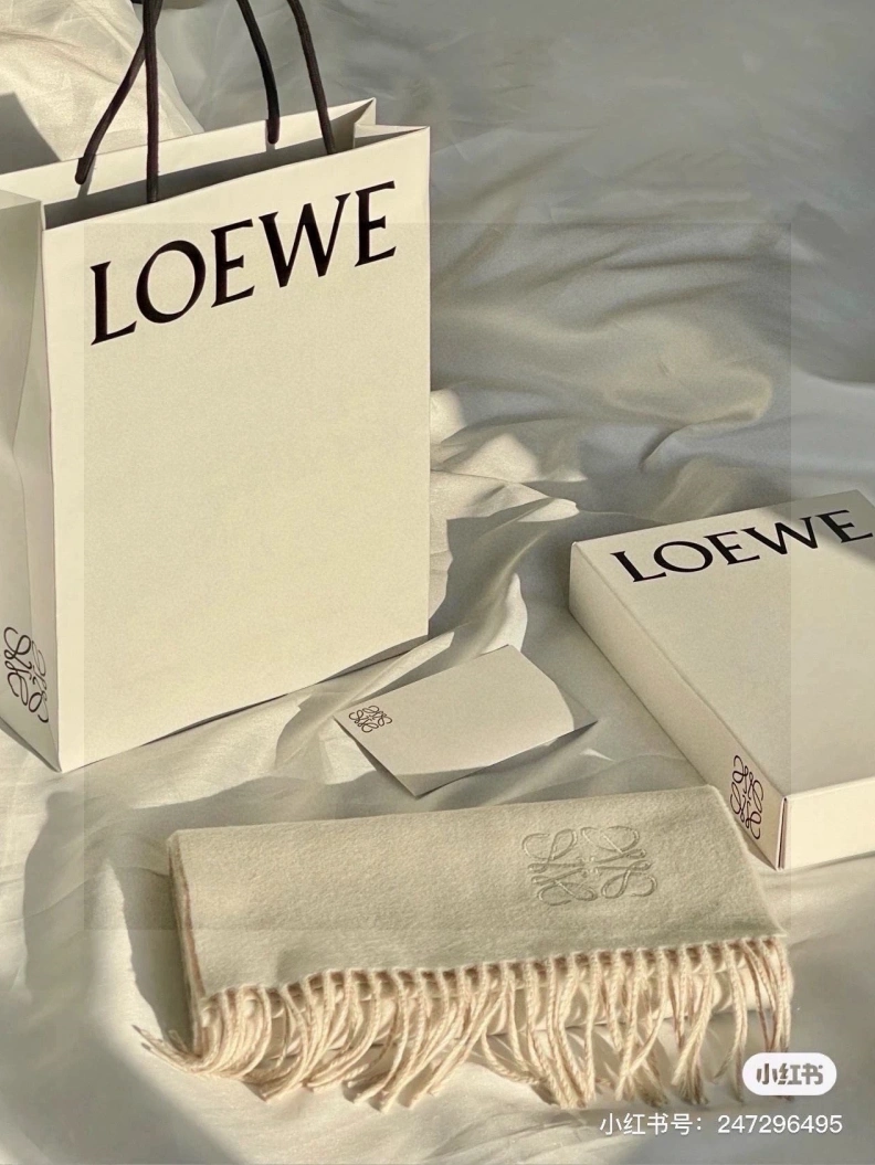 Sophisticated LXXWE 272400