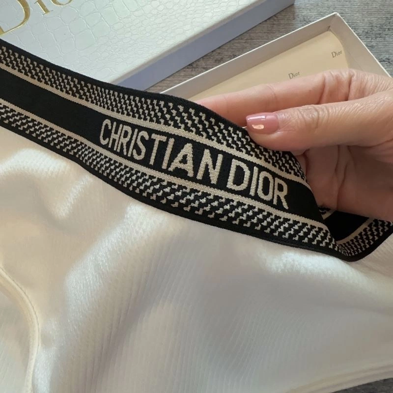 Minimalist CHRISTIAN DXXR 266223