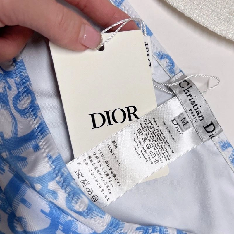 Refined CHRISTIAN DXXR 266213