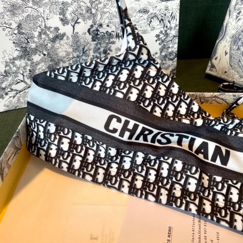ModernLook CHRISTIAN DXXR 266200