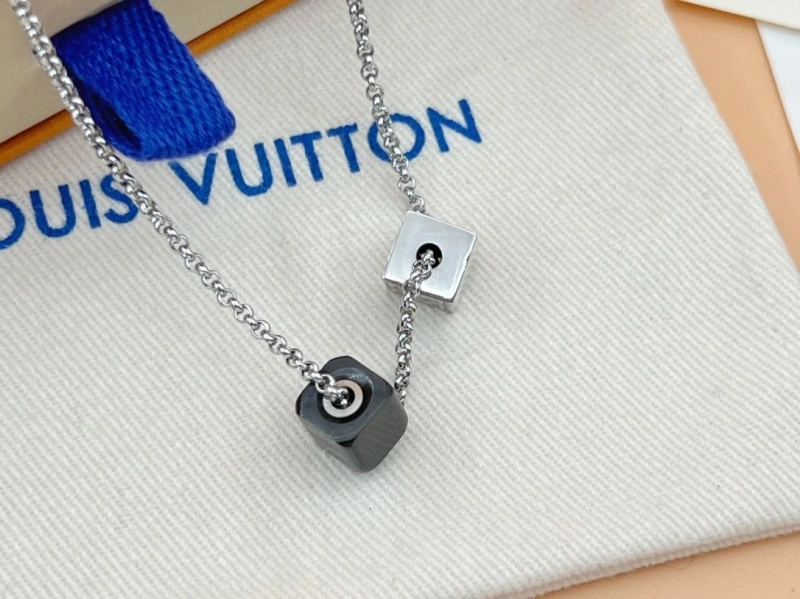 Breathable LX Necklaces 309575