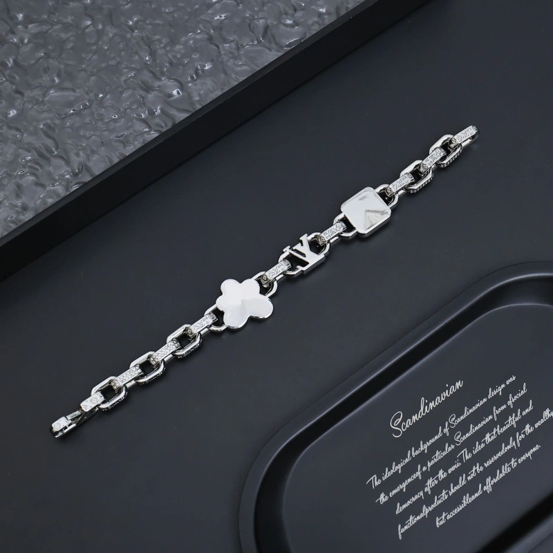 Sophisticated LX Necklaces 309563