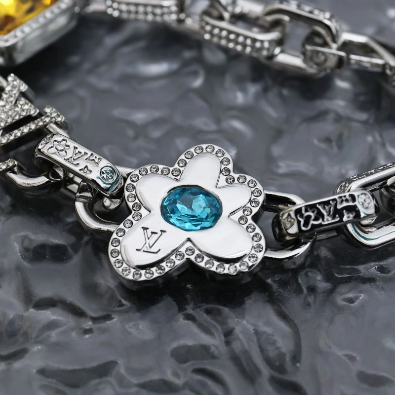 Sophisticated LX Necklaces 309563