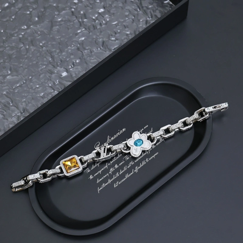 Sophisticated LX Necklaces 309563