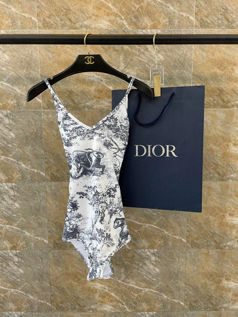 Comfortable CHRISTIAN DXXR 264633