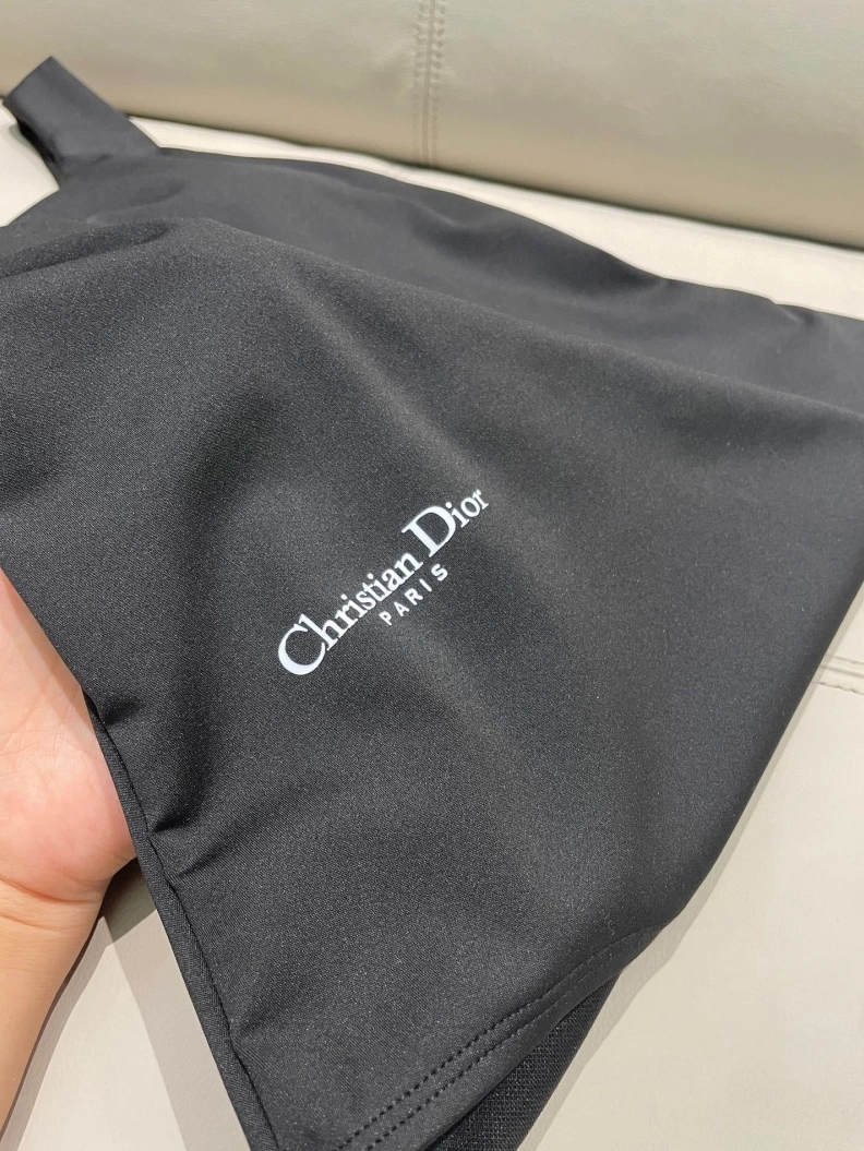 Comfortable CHRISTIAN DXXR 264592