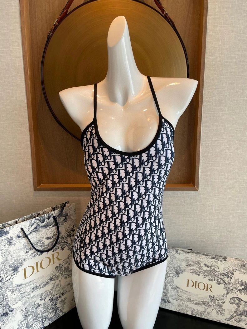 Stylish CHRISTIAN DXXR 264583