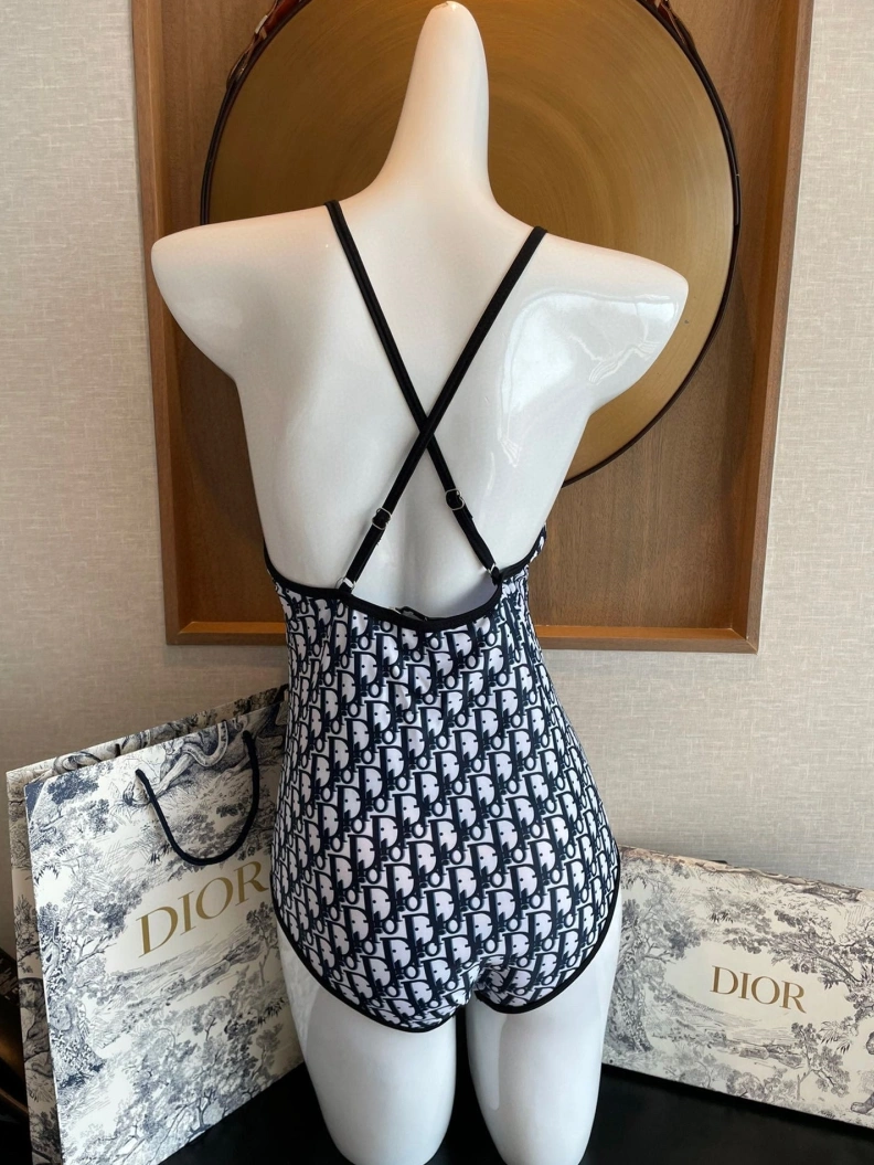 Stylish CHRISTIAN DXXR 264583