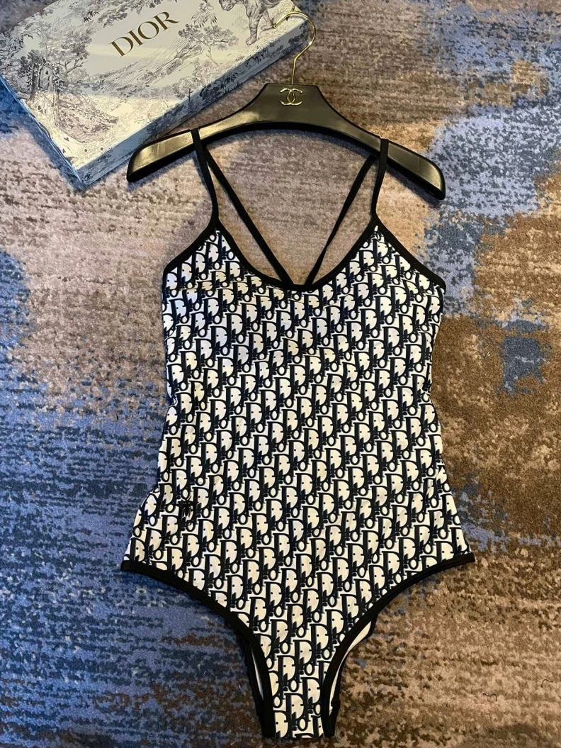 Stylish CHRISTIAN DXXR 264583
