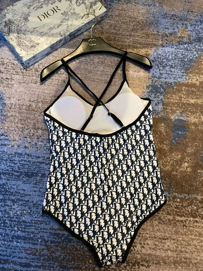 Stylish CHRISTIAN DXXR 264583