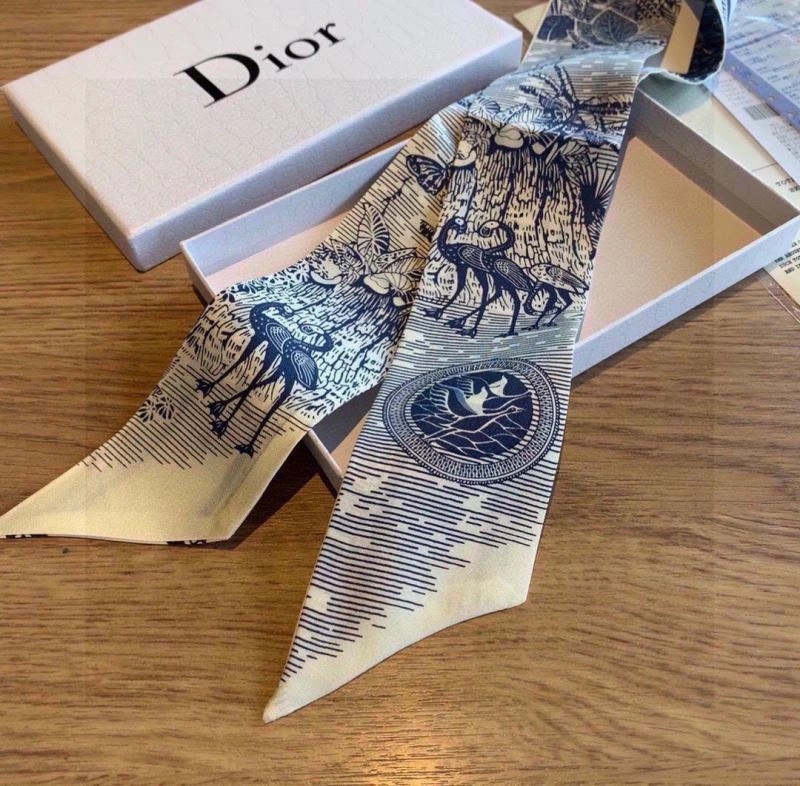 Elegant CHRISTIAN DXXR 279830