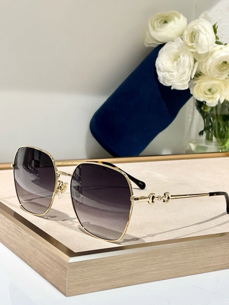 Gxccx Sunglasses Vibrant 252214