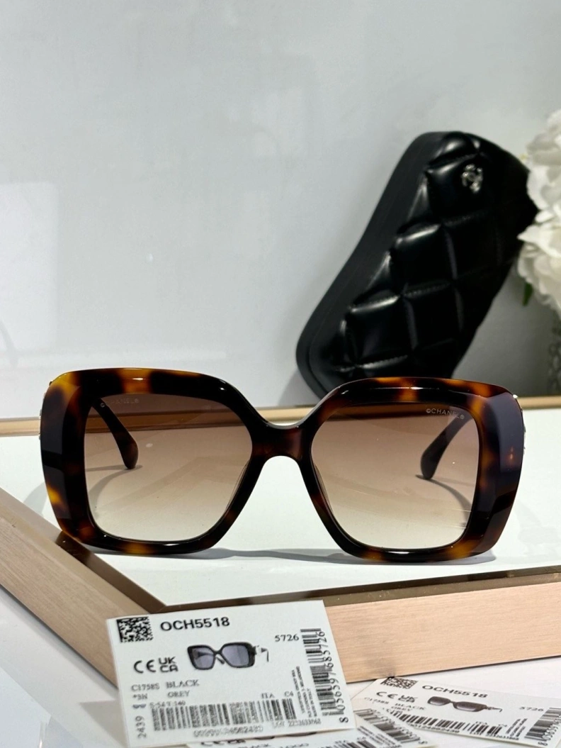 Trendsetting Chxnxl Sunglasses 250982