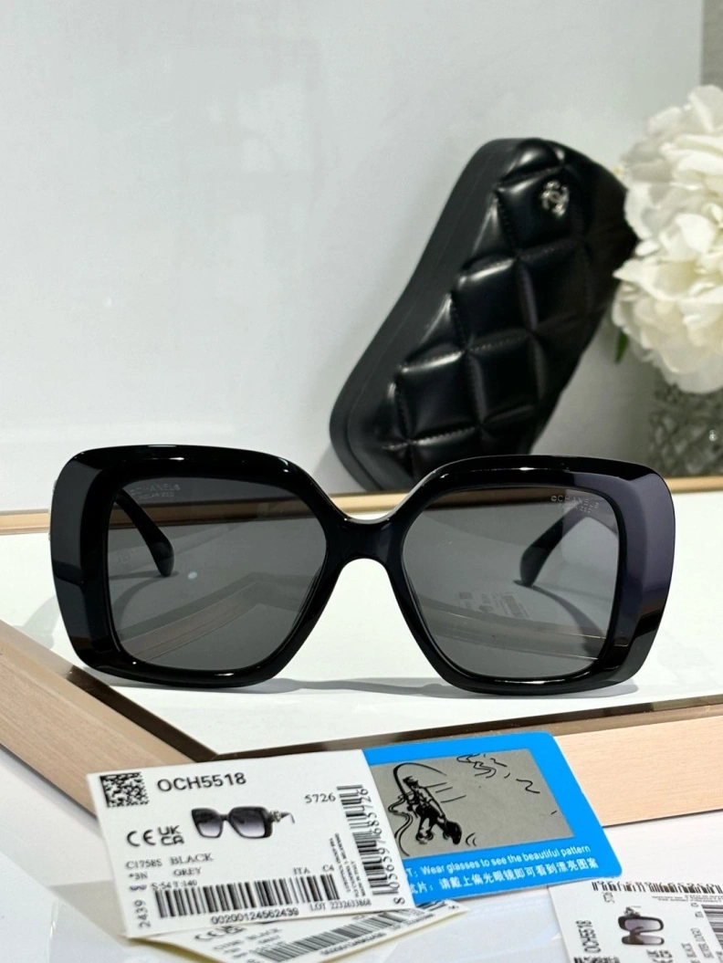 Trendsetting Chxnxl Sunglasses 250982