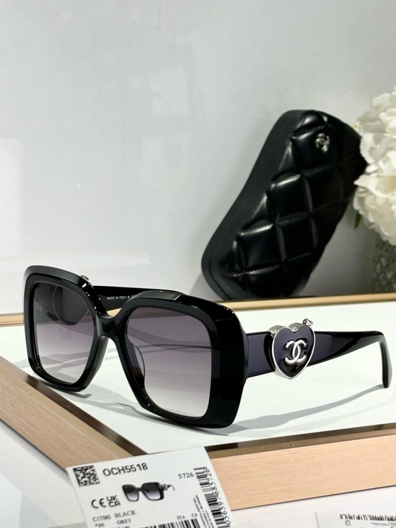 Trendsetting Chxnxl Sunglasses 250982