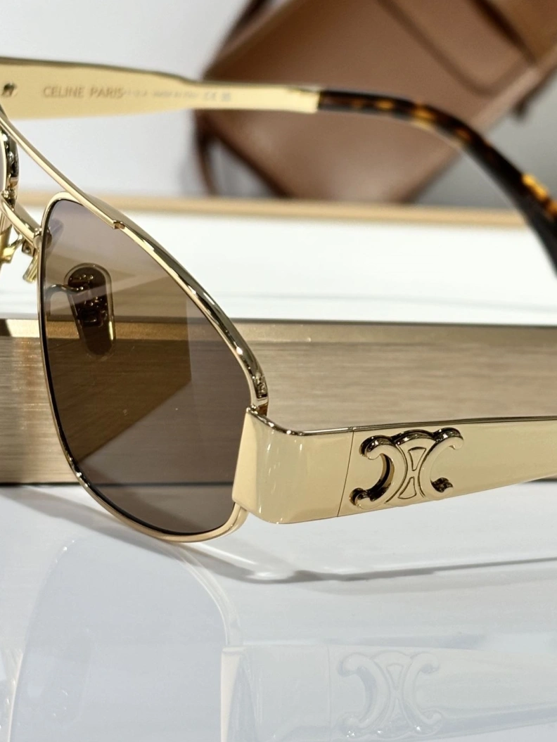 Othxr Sunglasses Sophisticated 254290