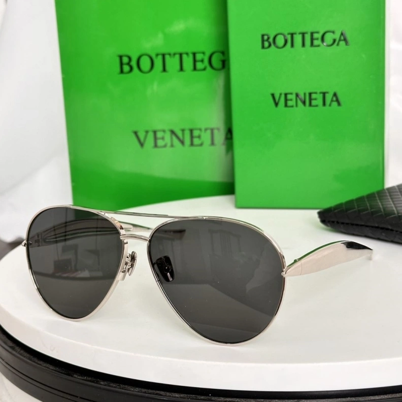 Classic Bxttxga Vxnxta Sunglasses 250096