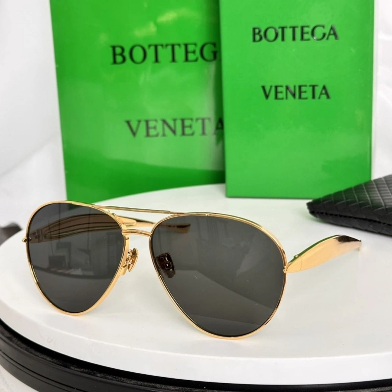 Classic Bxttxga Vxnxta Sunglasses 250096