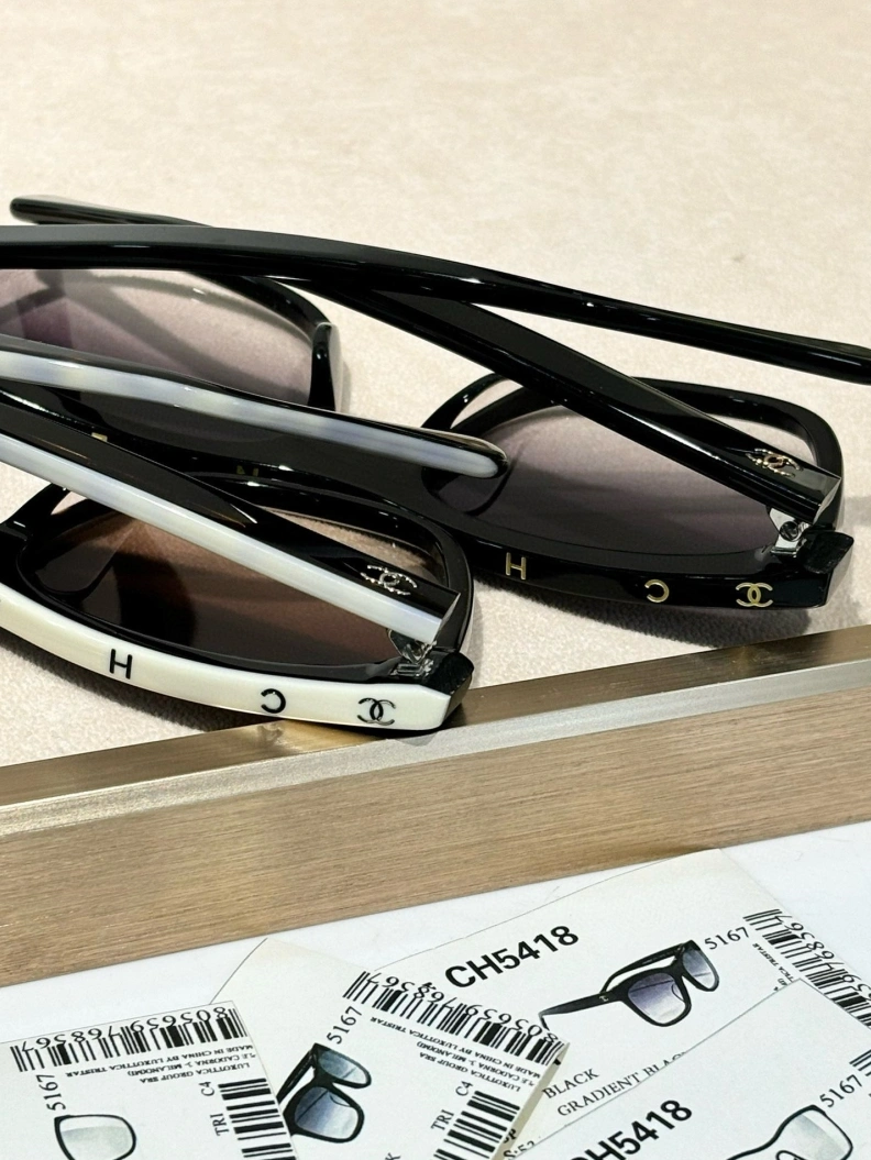 EyeCatching Chxnxl Sunglasses 250953
