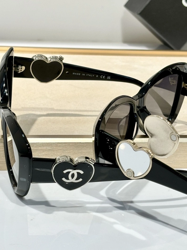 Minimalist Chxnxl Sunglasses 250931