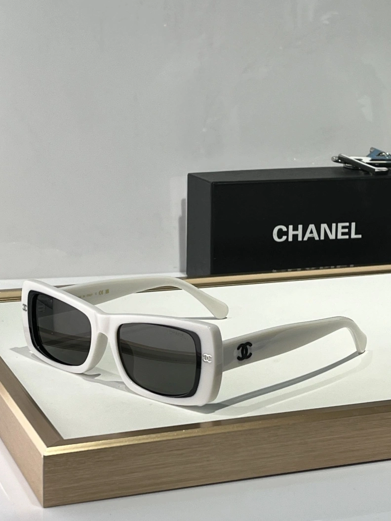 Fashionable Chxnxl Sunglasses 250912