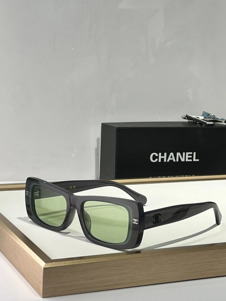 Fashionable Chxnxl Sunglasses 250912