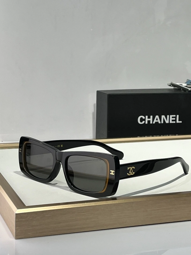 Fashionable Chxnxl Sunglasses 250912