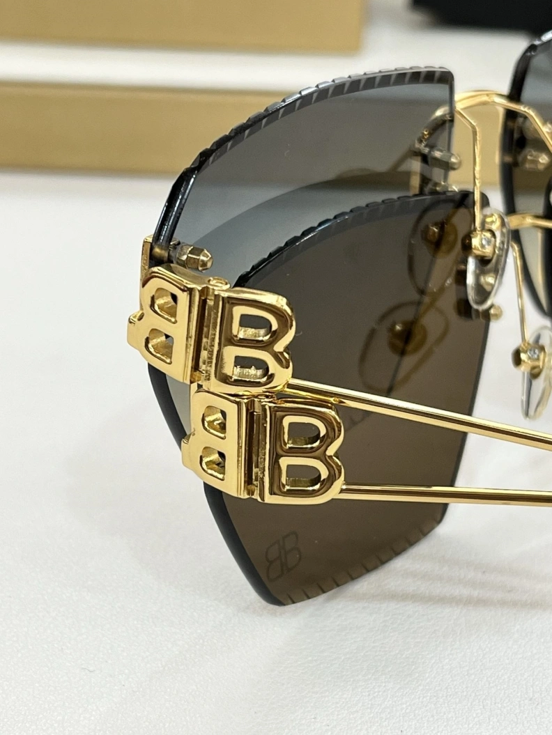 Othxr Sunglasses Sophisticated 254188