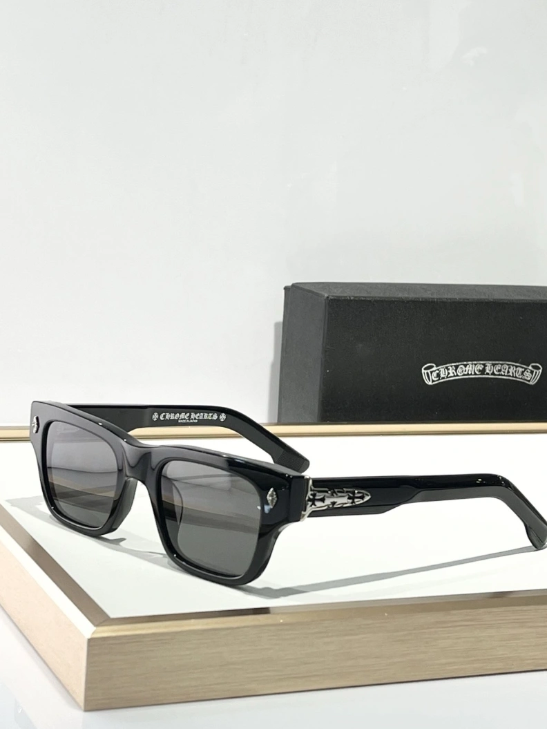 Classic Chrxmx Hxxrts Sunglasses 251268