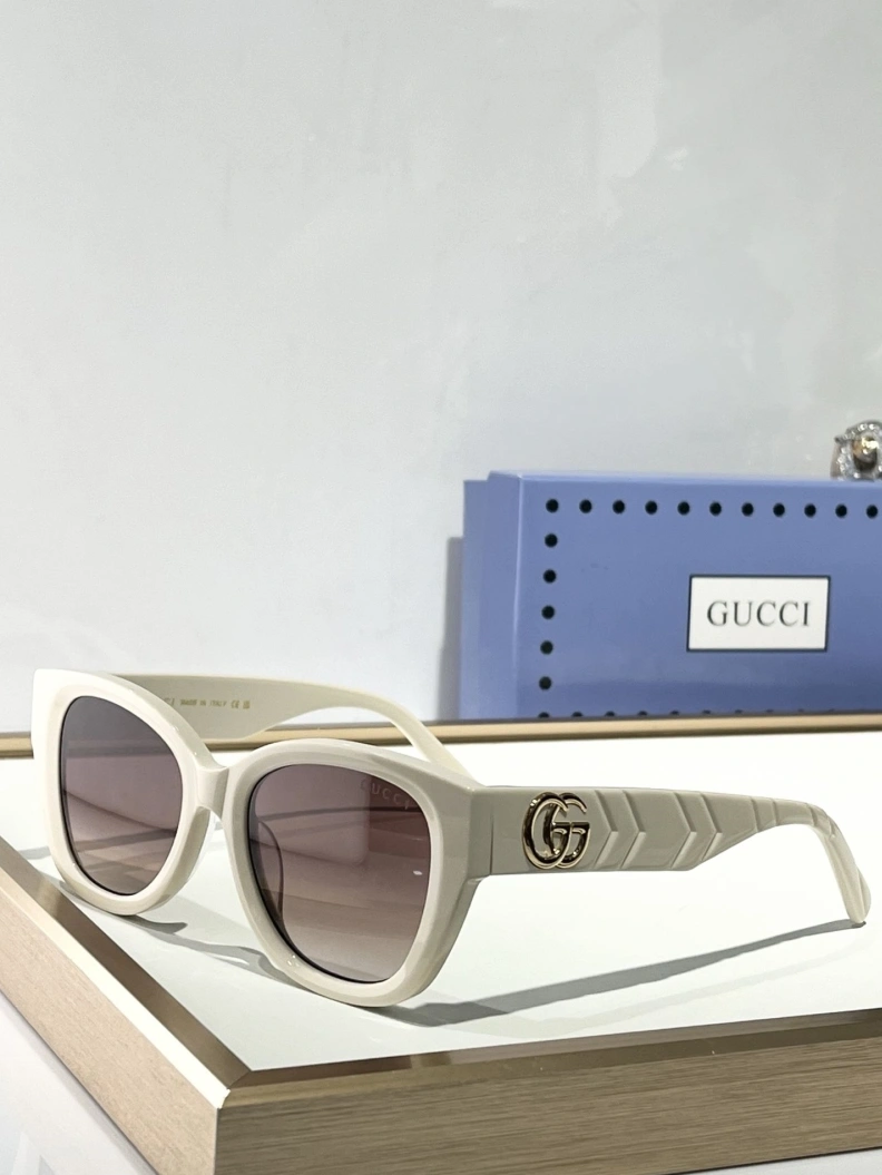 Gxccx Sunglasses Minimalist 252142
