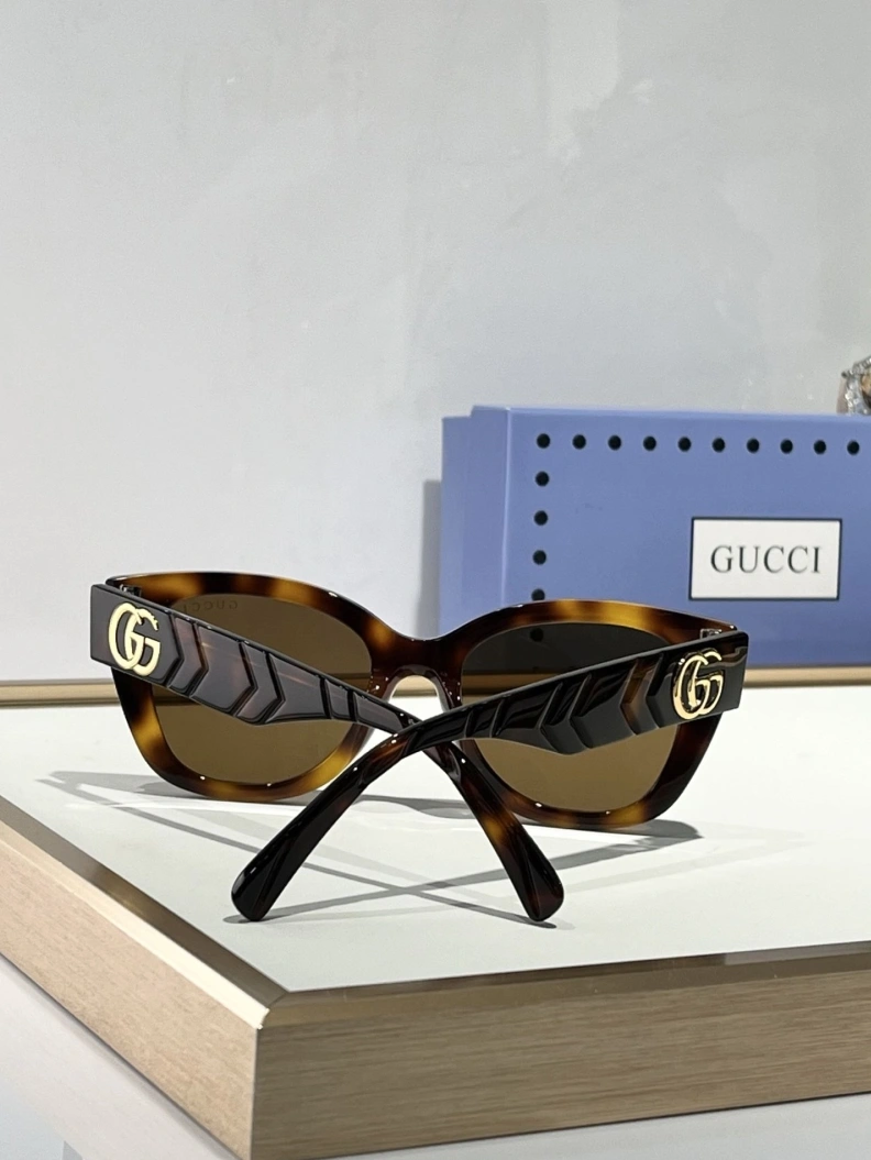 Gxccx Sunglasses Minimalist 252142