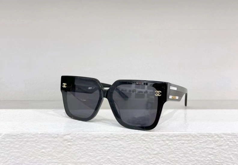 Modern Chxnxl Sunglasses 250935
