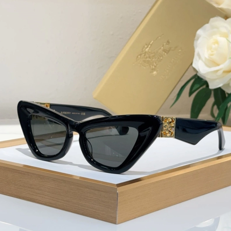 Versatile Bxrbxrry Sunglasses 250031