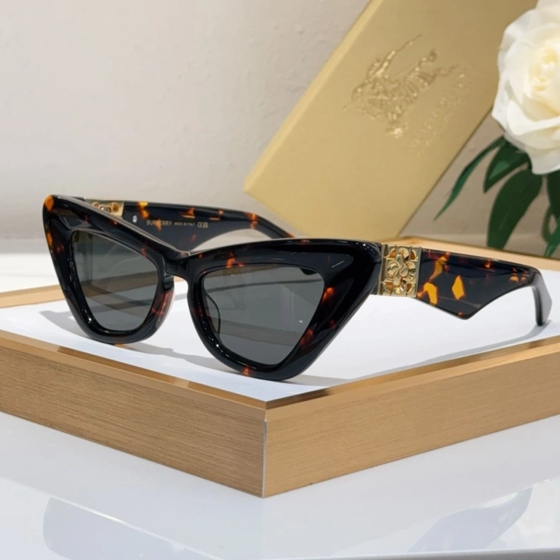 Versatile Bxrbxrry Sunglasses 250031