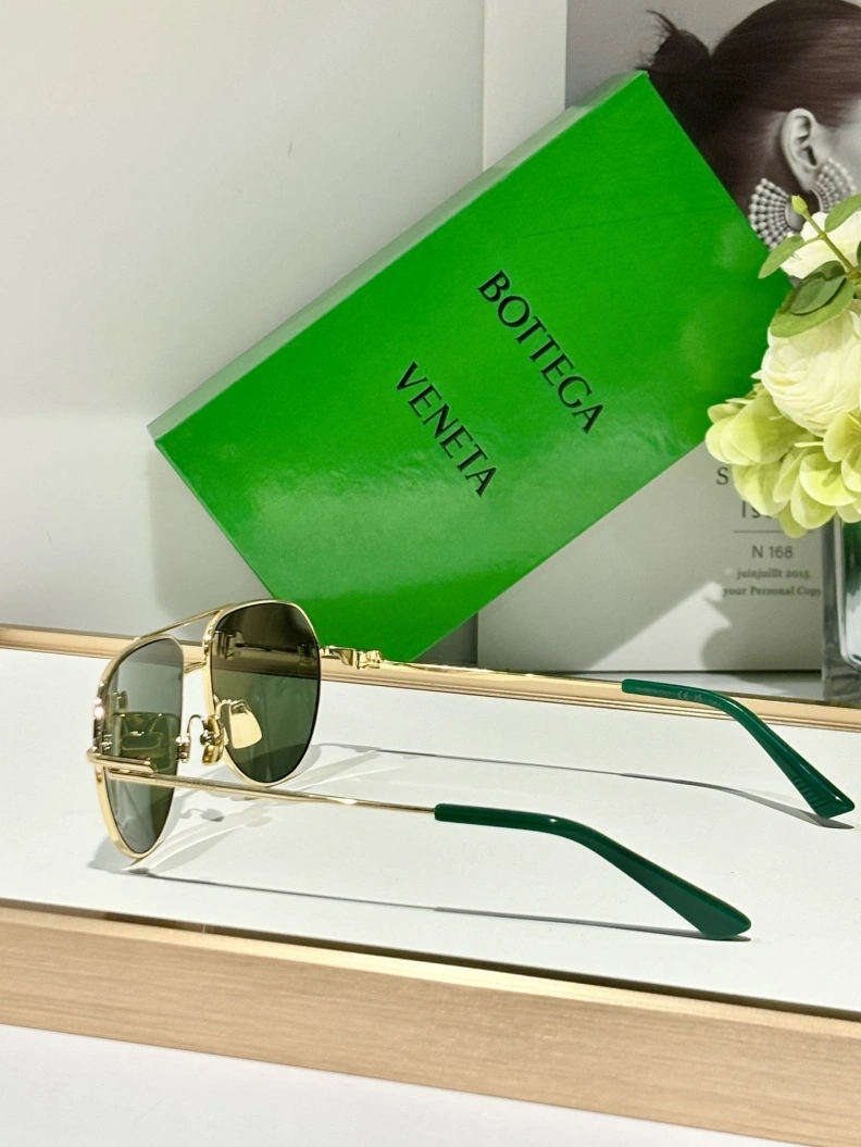 Bold Bxttxga Vxnxta Sunglasses 250072