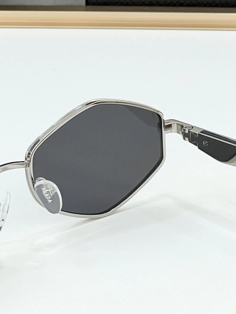 Modern Othxr Sunglasses 254100