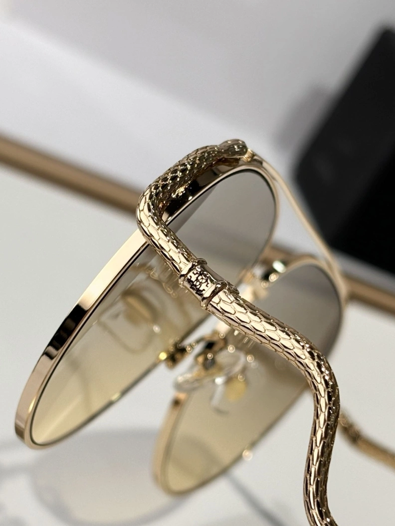 EyeCatching Othxr Sunglasses 253910