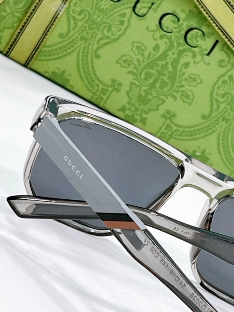 Gxccx Sunglasses Sleek 252085